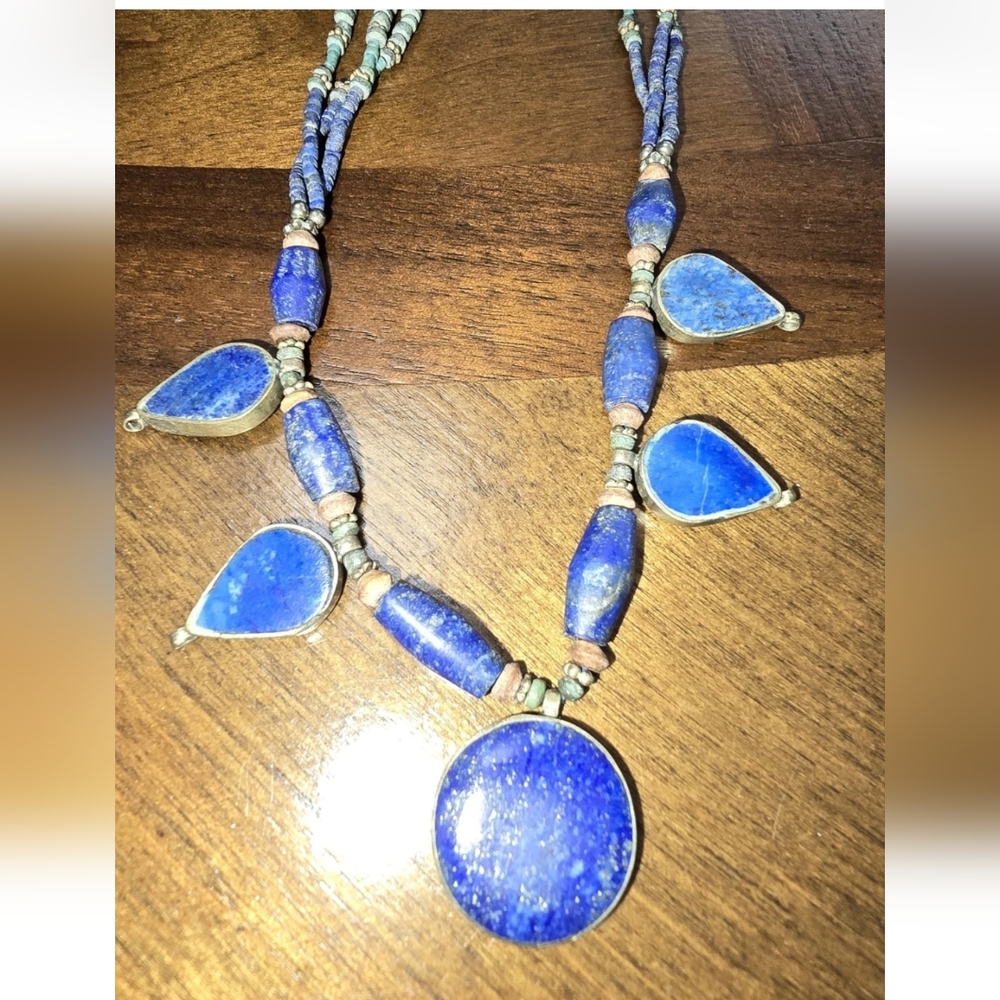 AUTHENTIC LAPIS NECKLACE. New